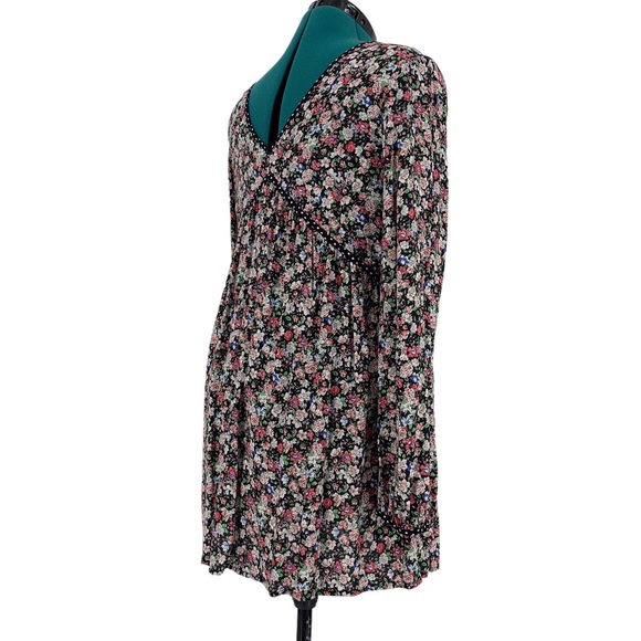 Suzanne Betro Floral Boho Style V-Neck Tunic with Polka Dot Trim, Medium - Picture 8 of 16